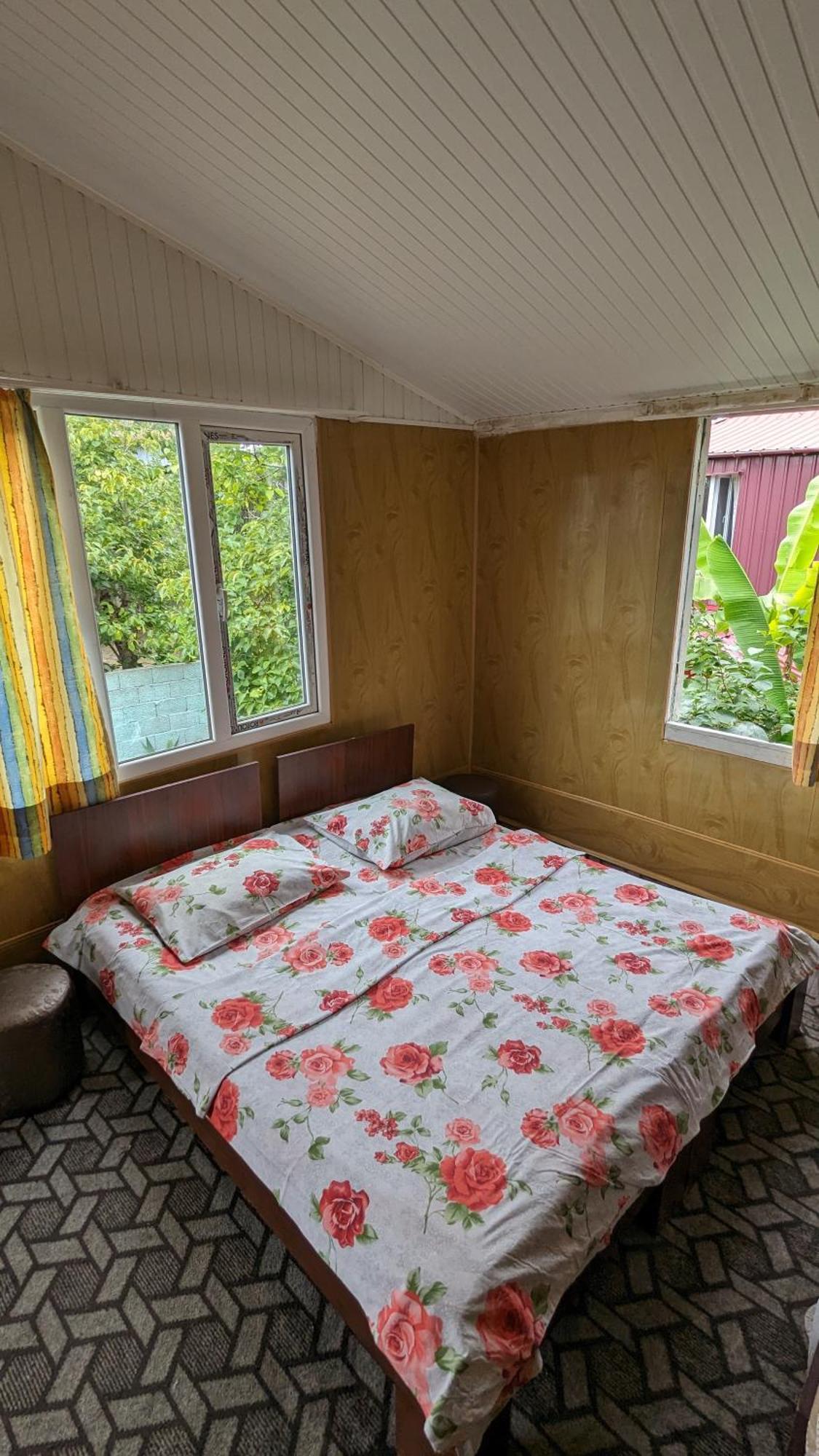 Mano'S Guest House Kobuleti Eksteriør bilde