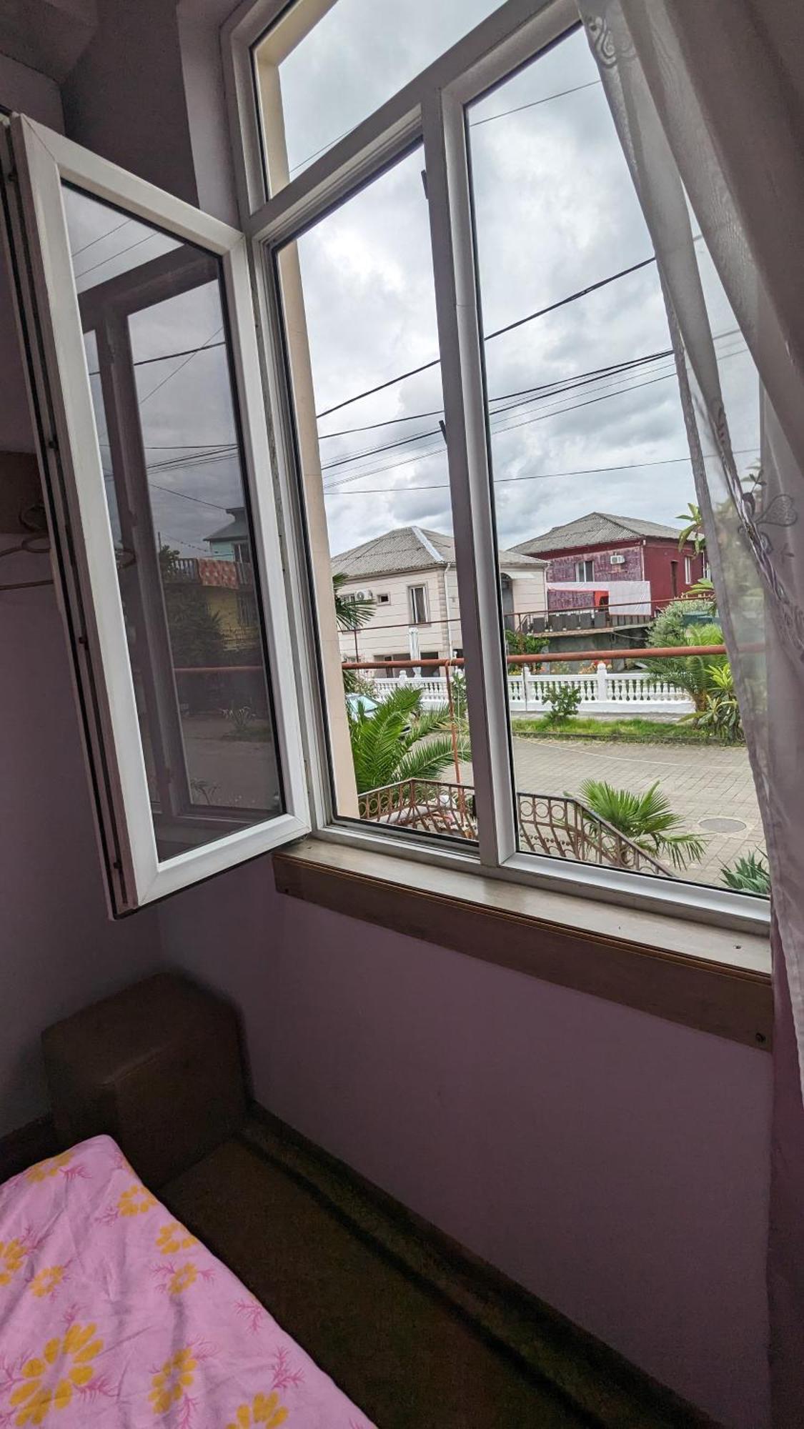 Mano'S Guest House Kobuleti Rom bilde